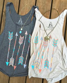 These tanks are great as are the necklaces with them. Mode Boho, Casual Shirt Women, Stitch Fix Style, Mode Vintage, My Dream Closet, Spring Summer Outfits, Clothes And Shoes