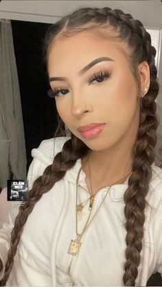 Latina Hairstyles Updo, Long Straight Thick Hair Styles, Long Baddie Hairstyles, Baddie Hairstyles With Braids, Goddess Braids Latina, Braids For Latinas Natural Hair, Baddie French Braids, Braids Hairstyles For Latinas, Hair Styles For Long Hair Latina