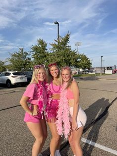 pink out fnl inspo Pink Out Outfits, Football Season Outfits, Football Game Outfit Highschool, School Spirit Days, Fb Games, Spirit Week Outfits, Red Ribbon Week, Out Outfits, Football Game Outfit