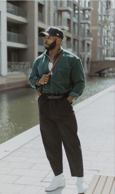 Boyfriend Outfits, Drip Ideas, Mode Old School, Large Man Fashion, 2024 Lookbook, Street Shoot, Barry White, 90s Prom