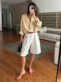 Minimal Style Outfits, Preppy Sweater Outfits, Australian Winter Fashion, Outfits Los Angeles, Oversized Grey Sweater, Mode Kimono, California Outfits, Outfit Trends, Summer Outfit Inspiration