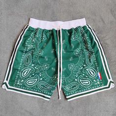 boston celtics shorts Shorts Design Ideas Men, Mesh Shorts Outfit Men, Graphic Shorts Men, Basketball Shorts Outfit, Streetwear Fashion Shorts, Mens Mesh Shorts, Boston Print, Shorts Streetwear, Graphic Shorts