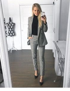 Dressing Like a Boss: 20+ Must-Have Female CEO Outfits 22 Office Outfit Women Business, Work Outfits Frauen, Work Attire Women, Trendy Work Outfit, Office Fashion Women, Summer Work Outfits, Casual Work Outfit, Professional Attire