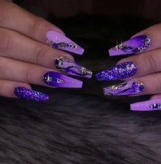 25 Gorgeous Valentine's Day Nail Art Ideas That You'll Fall In Love 2024 | Valentines Day Nail Lizzo Nails, Cute And Easy Nails, Bts Nails, Rock Nails, Blue And Silver Nails, Bling Nail Art, Purple Glitter Nails, Valentines Day Nail, Nails Art Designs