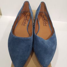 Zodiac Hill Blue Gray Women's Suede Leather Flats Nib Size 11 Pop Of Color All Garments From Smoke Free, Dog Free Home All Garments Without Tags Have Been Laundered / Washed And/Or Steamed. Leathers And Suedes Have Not Been Dry Cleaned. Silks, Wools, Alpaca, Mohair, Merino, Cashmere Have Been Hand Washed When Able. Nwt New With Tags Garments Have Been Steamed. I Love Offers And Bundles! All Garments Are Euc Excellent Used Condition Unless Otherwise Stated Or Flaws Pointed Out. Pop Of Color, Grey Women, Leather Flats, Blue Gray, Flat Shoes Women, Suede Leather, Alpaca, Loafer Flats, Blue Grey