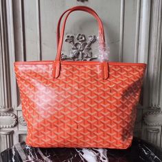 Bags Cheap, Goyard Bag, Sale Store, Outlet Store, Branded Handbags, Luxury Accessories, Christmas Sale, Curly Blonde, Luxury Items