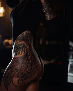 Phoenix Back Tattoo Women, Fenix Tattoo, Side Tattoos Women, Cute Thigh Tattoos, Girl Thigh Tattoos, Phönix Tattoo, Lace Tattoo Design, Hip Thigh Tattoos, Native Tattoos