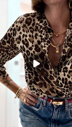 Ilenia Piscopo - Lile on Instagram: "Premesso che la stampa animalier mi rimanda sempre a Tina Turner… credo non ci sia miglior colonna sonora per questo fashion hack perché è semplicemente THE BEST! 🤪 che ne dici?
Il Camerino

#ilcamerino #camicia #animalier #animalierstyle #fashionstyle #fashion #tutorial #styleinspo #womanslook #thebest #tinaturner" Printed Blouse Outfit, Blouse Hacks, Print Blouse Outfit, Snake Print Outfit, Black Jumpsuit Outfit, Clothing Upcycle, Shirt Hacks, Fashion And Beauty Tips, Fashion Tutorial