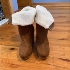 Never Worn Chic Boots With Faux Fur Lining And Round Toe, Juicy Couture Shoes, Brown Suede Boots, Couture Shoes, Suede Boots, Brown Suede, Slide Slipper, Shoes Heels Boots, Ugg Boots