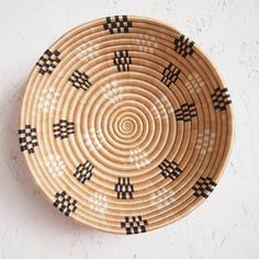 Rugombo Large Wall Basket | From Rwanda - Wall Baskets Rwandan Basket, Woven Bowl, Agave Plants, Sweetgrass Basket, Baskets Ideas, Diy Baskets, African Basket, Basket Woven, Agave Plant