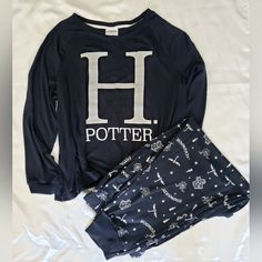 New Harry Potter Pajama Set. Pants Are Jogger Style With Pockets. There Are 2 Small Snags As Shown In Pictures. One In The Front And One In The Back. Please See Pictures For Measurements. Thank You. Harry Potter Pajamas Women, Blue Letter Print Sleepwear For Loungewear, Blue Cotton Sleepwear With Letter Print, Harry Potter Pajamas, Harry Potter Pyjamas, Pj Salvage Pajamas, Leopard Pajamas, Cotton Pajama Pants, Boo Basket