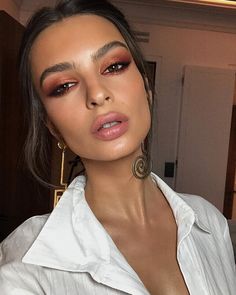 Se llama 'copper' y es la sombra con la que las modelos logran unos ojos más claros Matte Make Up, Orange Makeup, Work Makeup, Makeup Hacks, Make Up Looks