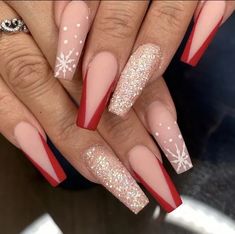 Christmas Nail Designs Acrylic Coffin, Winter Coffin Acrylic Nails, Christmas Coffin Acrylic Nails, Aesthetic Christmas Nails Acrylic, Nails Christmas 2022, Xmas Nails Acrylic, Christmas Nail Designs Short, Christmas Nails Stiletto, Coffin Christmas Nails