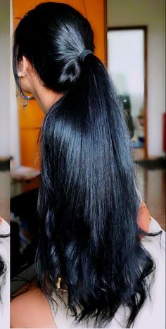 Como ter um cabelão lindo e pesado. #projetorapunzel Indian Hair Extensions, Raw Indian Hair, Jet Black Hair, Long Dark Hair, Nails Blue, Hair And Beauty, Long Black Hair, Long Hairstyles, Beautiful Long Hair