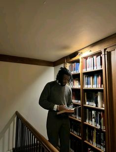 #bookstoreaesthetic #blackmen #oldmoneyfashion Black Businessman Aesthetic, Library Photoshoot Ideas Men, Black Professor Aesthetic, Academic Boy Aesthetic, Library Photo Shoot Men, Male Architect Aesthetic, Teacher Aesthetic Men, Book Men Aesthetic, Book Boy Aesthetic