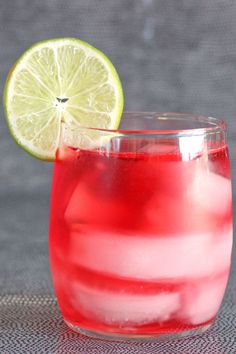 Vodka Cranberry Drinks Recipes, Cocktail Recipes Vodka, Party Cocktail Recipes, Vodka Cran, Cranberry Cocktail Recipe, Drinks With Cranberry Juice, Cranberry Juice And Vodka, Cocktails Vodka