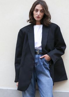 Frankie Oversized Boyfriend Blazer - Black – The Frankie Shop Oversize Blazer Outfit, Oversized Blazer Outfit, City Girl Style, Mens Fashion Blazer, Boyfriend Blazer, Oversized Blazer, Blazer Outfits, Black Blazers, High End Fashion