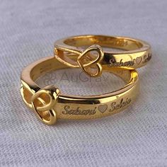 Gold Couple Rings, Jewellery Photo, Personalized Engagement Rings, Personalized Gold Jewelry, Couples Jewelry, Couple Ring Design, Indian Wedding Jewelry Sets, Womens Silver Jewelry, Basic Embroidery