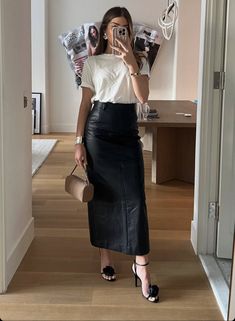 Free Shein, Shein Gift Card, Leather Skirt Outfit, Jeans Skirt, Pinterest Outfits, Fashion Mistakes, 10 Pounds, Classy Women