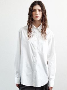 This is a feminine and modern shirt by LE that is made out of high quality and sturdy material. With distinctive mood of the design and comfortable wear, you can style it for your stylish refined daily outfit.- Light wear of washed cotton fabric- Relaxed loose silhouette- Patch pocket detail on the chest Oversized Classic Cotton Blouse, Classic Oversized Cotton Blouse, Effortless Long Sleeve Cotton Shirt, Effortless Cotton Blouse For Everyday, Effortless Cotton Shirt For Daywear, Relaxed Fit Cotton Blouse For Everyday, Everyday Relaxed Fit Cotton Blouse, Cotton Blouse With Relaxed Fit For Everyday, Effortless Everyday Blouse With Pockets