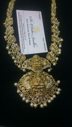 Pearl Mala, Colour Theory, Bridal Fashion Jewelry, South Indian Jewellery, Necklace Sets, Gold Fashion Necklace, Designs For Dresses