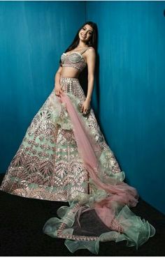 Casual Lehenga, Pastel Lehenga, Lehnga Dress, Saree Bollywood, Boda Mexicana, Bollywood Wedding, Indian Lehenga, Ghagra Choli, Indian Bridal Outfits