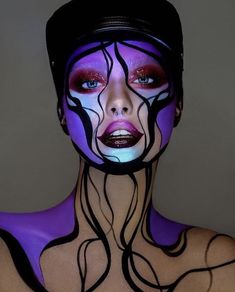 Painting Makeup Art, Avangard Makeup, Makeup Artistique, Maquillage Yeux Cut Crease, Extreme Makeup, Creepy Halloween Makeup, Arte Do Kawaii, Face Art Makeup