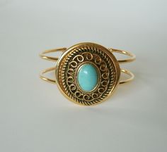 "Turquoise Bracelet This beautiful gold plated cuff bracelet has a turquoise gemstone  setting. 1.5\" wide at the widest part.  Adjustable. southwestern country western southwest cowgirl boho bohemian style" Jewelry Country, Gemstone Setting, Cowgirl Wedding, Boho Cowgirl, Boho Fashion Bohemian, Hippie Bracelets, Native American Style, Southwest Jewelry, Wedding Boho