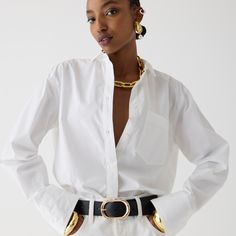 Garçon classic shirt in cotton poplin Embellished Shirt, Oversized Style, Menswear Inspired, Poplin Shirt, Perfect Shirt, Classic Shirt, Cotton Poplin, Capsule Wardrobe, White Color