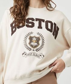 Fall Fashion 2022, Cream Sweater, La Fashion, Fall Sweaters, Knitted Pullover, Fall Fashion, Paris Fashion, Boston, Fitness Models