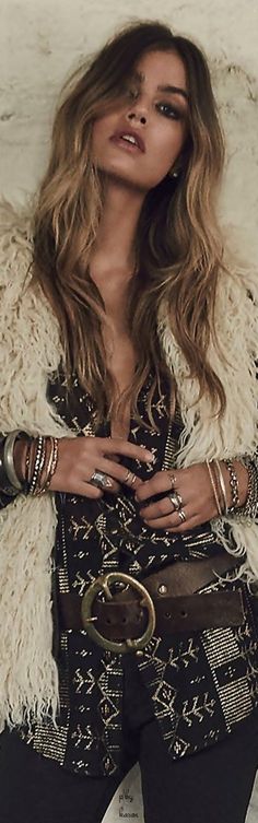 ╰☆╮Boho chic bohemian boho style hippy hippie chic bohème vibe gypsy fashion indie folk the 70s . ╰☆╮ Style Hippy, Black Pinterest, Boho Wear, Hippie Fashion, Bohemian Chic Fashion, Bohemian Lifestyle, Chic Bohemian, Spring Jewelry