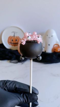 Halloween Cake Pop Recipes, Fall Cake Pops, Bat Mold, Ghost Mold, Spooky Halloween Desserts, Pumpkin Song, Diy Cake Pops, Halloween Deserts, Cauldron Cake