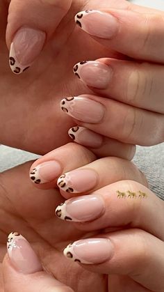 #nails #nailart #nailsofinstagram #leopard #aesthetic Cheetah Print Gel Nails, Leopard French Tip Nails Almond, Cute Short Nails Ideas Summer, Nail Inspo Simple Almond, Leaped Print Nails, Oval Cheetah Nails, Cheetah Nails Almond Shape, Nails Lips, Aesthetic French Nails