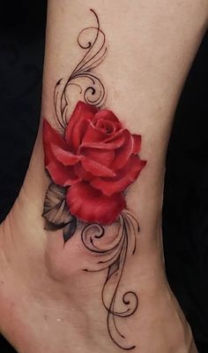 mega cute ankle rose tattootattoo artistRaquel BrandaliseCuritiba-Pr Brasil@raquel_brandaliserosetattoo ankletattoo besttattoos Tattoo For Men Drawing, Color Rose Tattoos, Colored Rose Tattoo, Flower Tattoo For Men, Rose Leg Tattoo, Tattoo With Pen, Mehndi Design Flower, Hand Flower Tattoo, Coloured Rose Tattoo