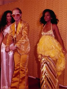 Retro Vegas Outfit, 70s Fashion Cher, 60s Vegas Fashion, 1969 Aesthetic, 70s Celebrities Style Icons, 70s Funk Outfit, Soultrain Party Outfit, Cher Style 1970s, 70s Disco Glam