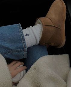 Mini Uggs Outfit, Ugg Classic Ultra Mini, Ugg Classic, Clean Girl