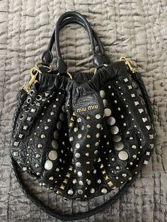 Looks Country, Studded Bag, Pretty Bags, Big Bags, Fashion Fits, Vintage Bags, Hobo Bag, Shopping Cart, Miu Miu