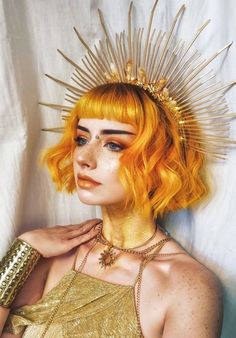 August Halloween, Cheveux Oranges, Diy Kostüm, Editorial Art, Smink Inspiration, Photographie Portrait Inspiration, 1 August, Yellow Hair, Art Pop