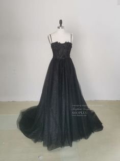 Black A-line Tulle Evening Dress, Black A-line Wedding Gown, Black Tulle A-line Evening Dress, Black A-line Evening Dress With Fitted Bodice, Black A-line Dress With Fitted Bodice, Black Tulle Evening Dress With Sweetheart Neckline, Black A-line Gown For Prom, Black A-line Gown For Prom Season, Black Tulle Dress With Sweetheart Neckline