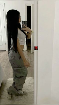 Baddie Outfit For School, All White Baddie Outfit, Outfit Ideas Latina Baddie, Cargos Outfit Women, Cute Latina Outfits For School, Cute Outfits Latina, Cute Baddie Outfits For School, Summer Latina Outfit, Baddie Outfits School