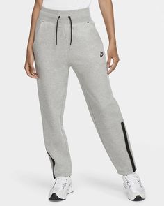 NEW! Nike Women’s SPORTSWEAR TECH FLEECE SWEATPANTS CW4294 063 Sz XXL. Condition is "New with tags". Fleece Pants Women, Loose Fit Pants, Nike Sportswear Tech Fleece, Nike Sportswear Women, Nike Tech Fleece, Fleece Sweatpants, Nike Tech, Tech Fleece, Fleece Pants