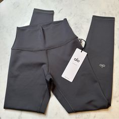 Alo Yoga 7/8 High Waist Airlift Legging - Anthracite New With Tags Size Small Price Is Firm Alo Clothing, Alo Aesthetic, Alo Yoga Clothes, Alo Set, Alo Yoga Set, White Camo Leggings, Athleisure Work, Alo Leggings, Alo Yoga Pants