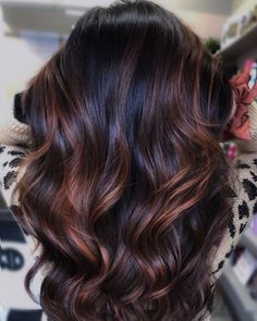 Trendy Brown Hair, Dark Brown Hair With Caramel Highlights, Brown Hair Color Shades, Cherry Hair Colors, Beautiful Brown Hair, Natural Brown Hair, Winter Hair Colors, Brunette Hairstyles, Cinnamon Hair