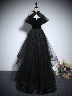 Cute Gothic Dresses, Witchy Prom Dress, Masquerade Dress Ideas, Goth Prom Dresses, Elegant Black Dresses, Black Long Evening Dress, Black Fantasy Dress, Tulle Butterfly, Goth Prom Dress