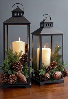 Christmas Diy Lanterns, Christmas Candle Lantern, Christmas Decor Lanterns, Black Lantern Christmas Decor, Diy Christmas House Decorations, Christmas Decor With Lanterns, Christmas Decoration Minimalist, Christmas Theme Candles, Diy Christmas Candle Centerpieces