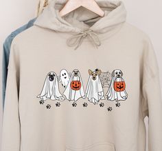 Autumn Fashion Work, Halloween Dogs, Halloween Hoodies, Halloween Costume Idea, Ghost Dog, Casual Outfit Inspiration, Halloween Tshirt, Halloween Dog