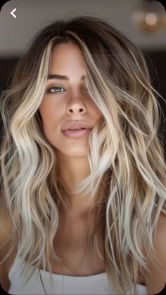 Mid Hair Balayage, Good Hair Color For Blue Eyes, Large Money Piece Hair, Cool Balayage Blonde, Blond With Root Shadow, Long Blond Balayage Hair, Alix Earle Haircut, Light Brown Hair With Icy Highlights, Blonde Drop Root