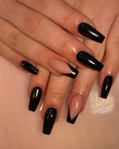 Business Nail Ideas, Nail Inspo Coffin Medium, Black And Nude Nail Ideas, Black Coffin Nail Ideas, Nails 23, Adorable Nails, Prom 23, Black Gel Nails, Short French