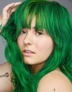 Temp Hair Color, How To Dye Hair At Home, Dark Green Hair, Green Hair Dye, Good Dye Young, Temporary Hair Dye, Semi Permanent Hair Dye, Hair Color Options, Rainbow Hair Color