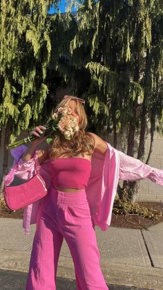 Pink Crop Top Outfit, Pink Monochrome Outfit, Flower Poses, Bachelorette Outfit Themes, Pink Pants Outfit, Pose Mode, Crop Top Outfits Summer, Colorful Summer Outfits, Pink Monochrome